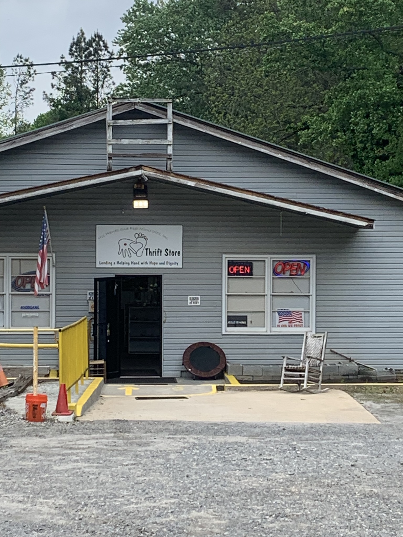 His Hands and Feet Ministry Thrift Store, Cleveland, Georgia